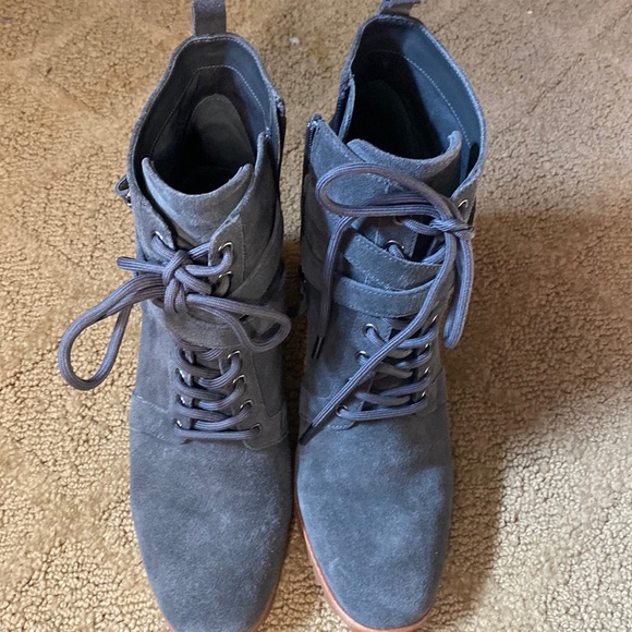 Beautiful Grey boots! Worn once! - Picture 1 of 3